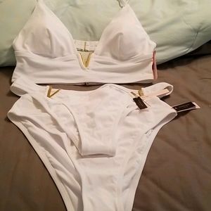 VS WHITE Double Strap Closure w Gold Accent